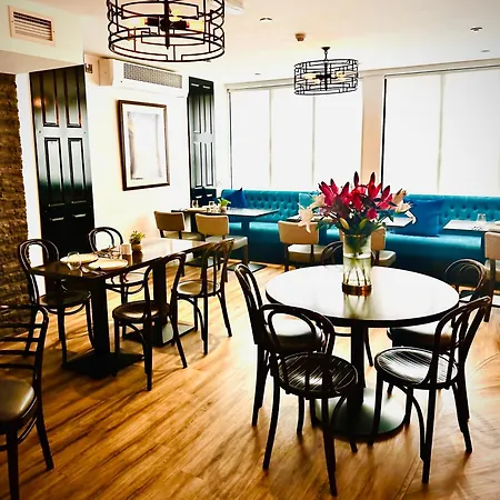 Zoe Bistro & Bed & Breakfast